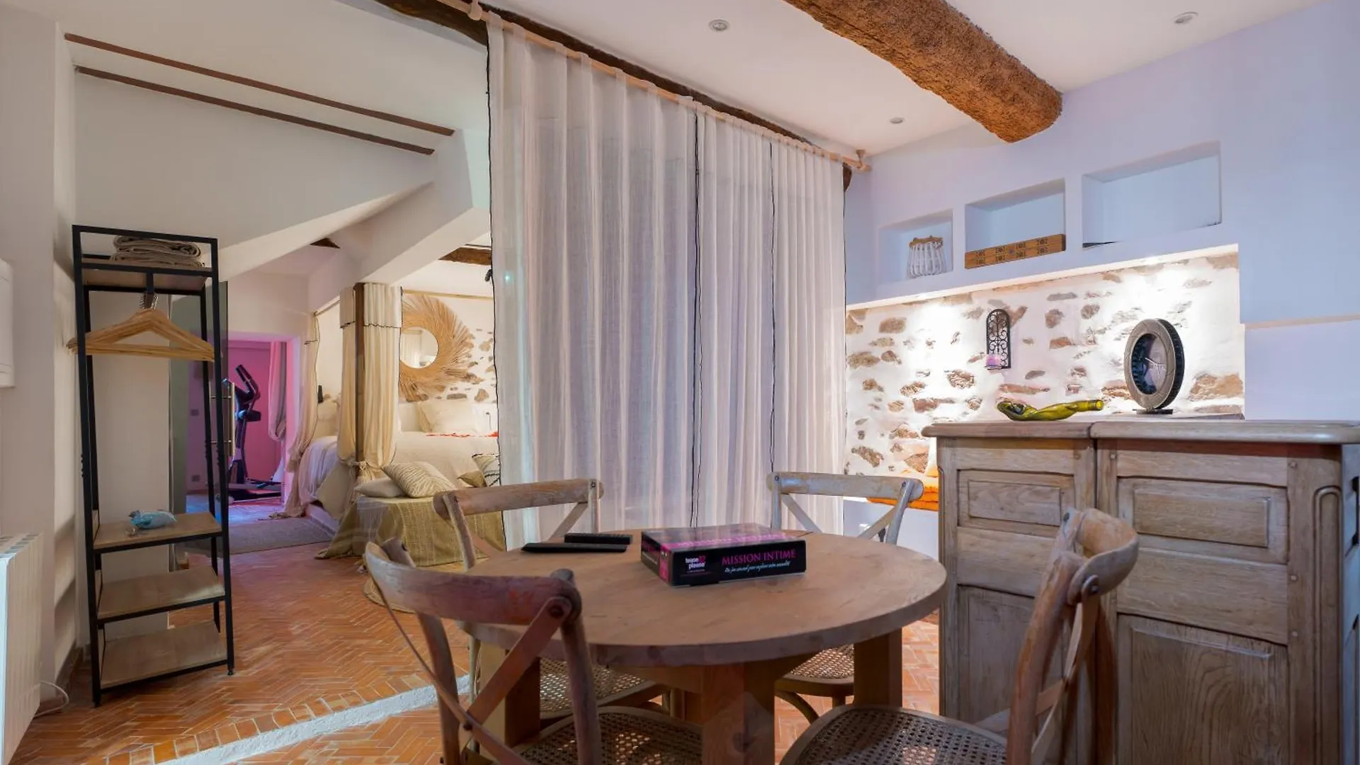 Incroyable Love Room Jacuzzi ,Hammam,Cinema Le Beausset France
